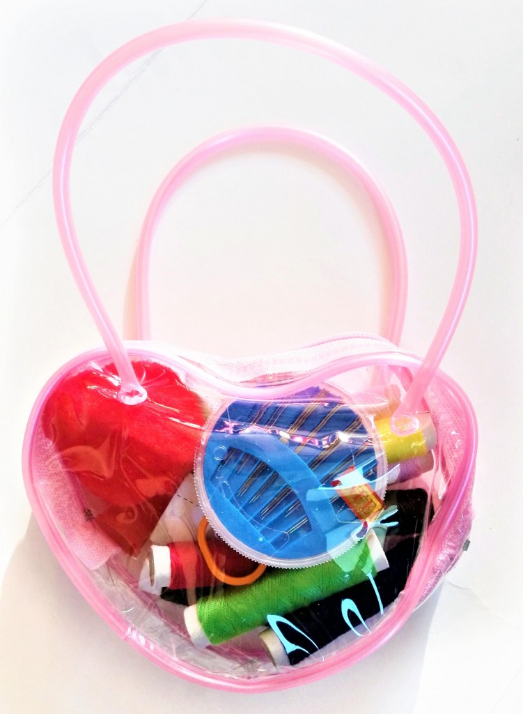 Мини-набор для шитья в сумочке Сердце, 12х9х3 см :: Товары для дома