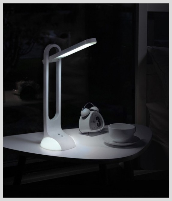 Настольная светодиодная лампа, сенсорное включение, три уровня яркости :: Товары для дома