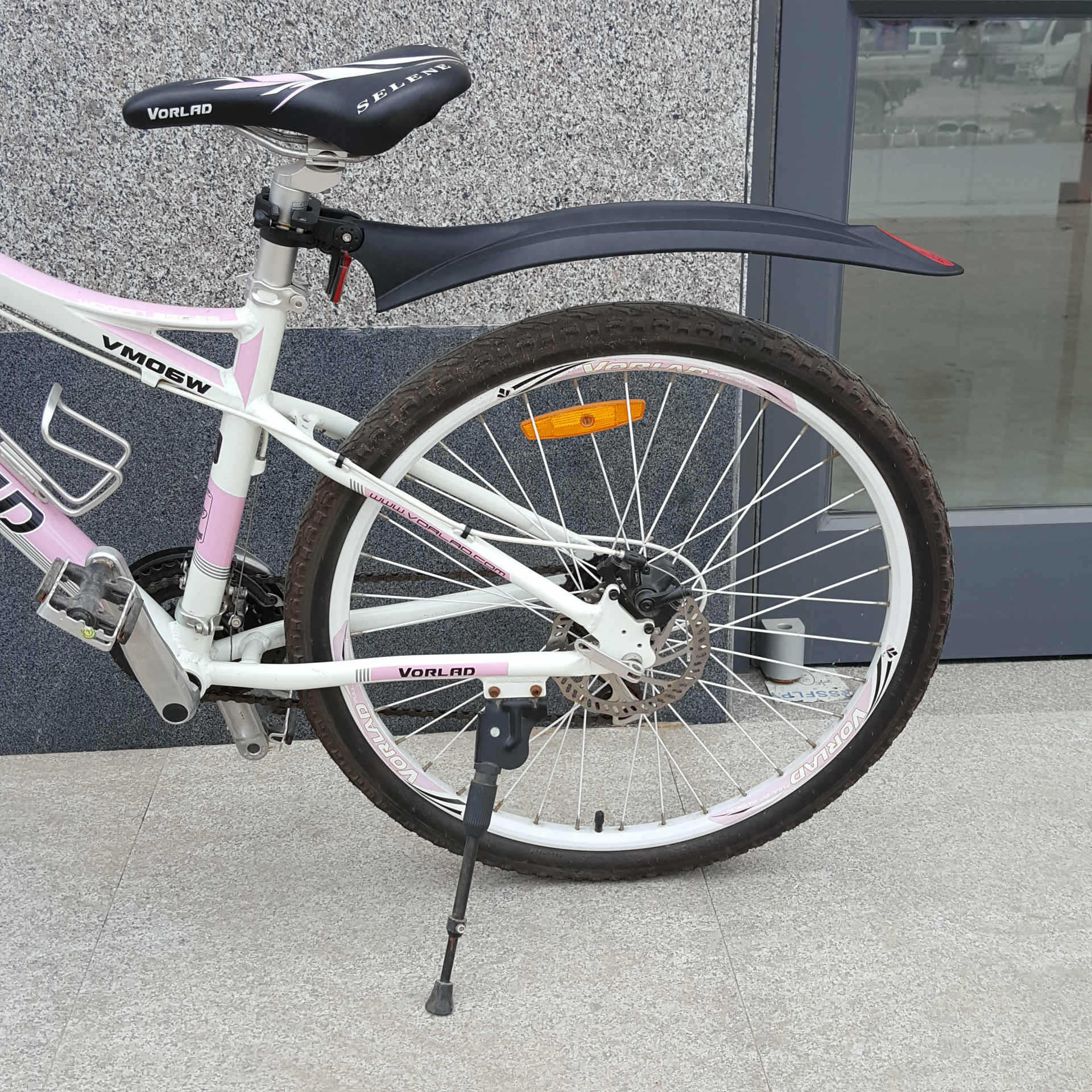 3376099312_1223320767