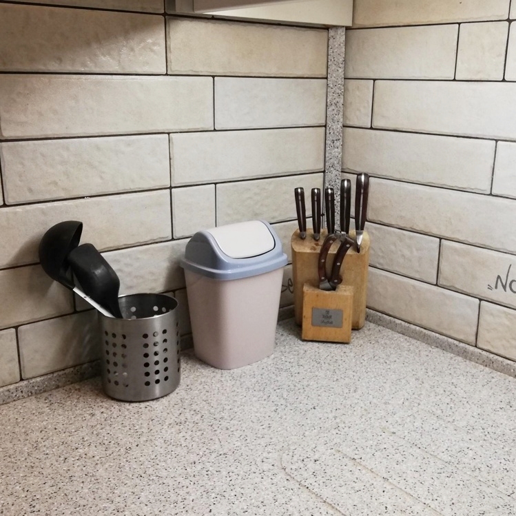 настольный_мусорный_контейнер_бежевый_купить