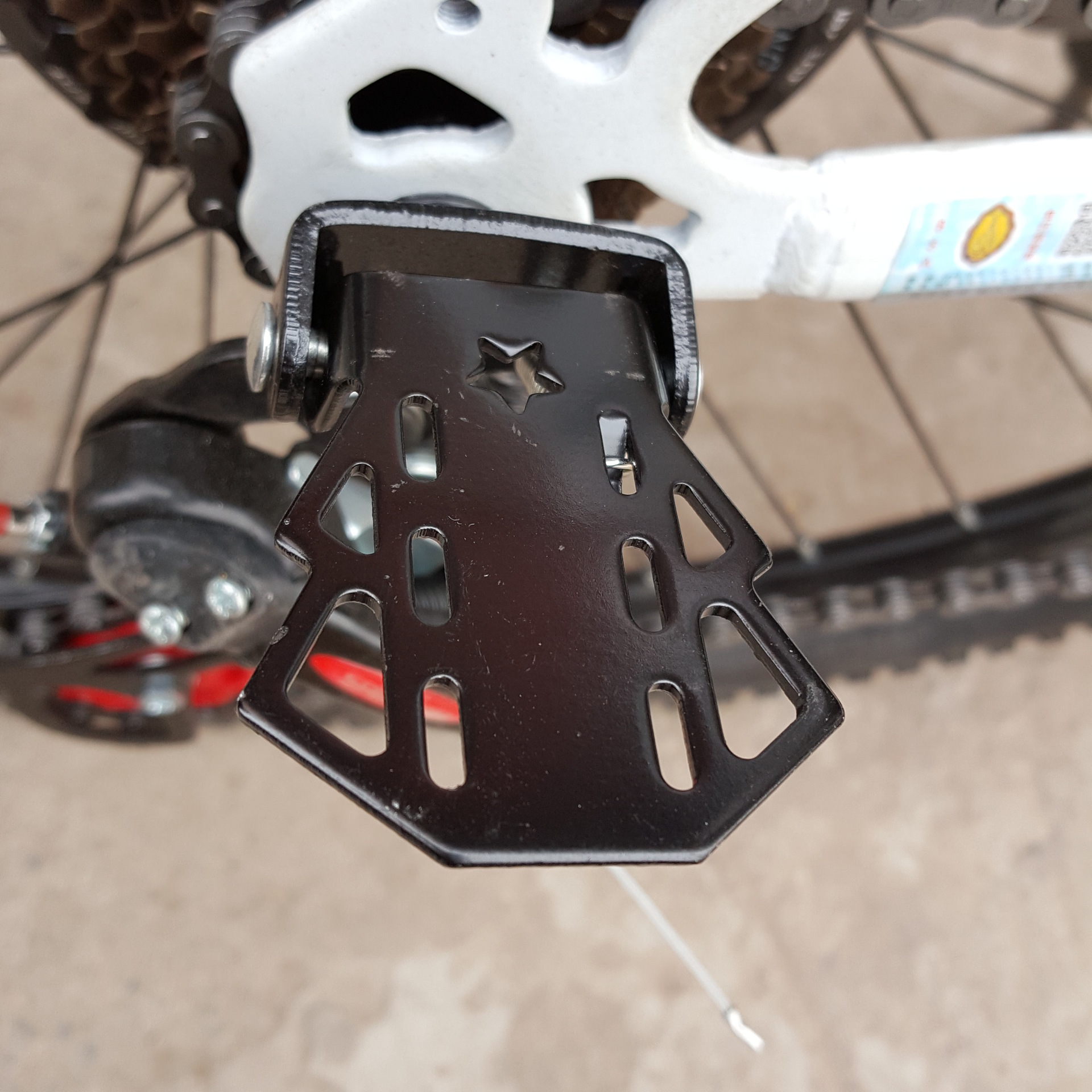 2826699895_1223320767