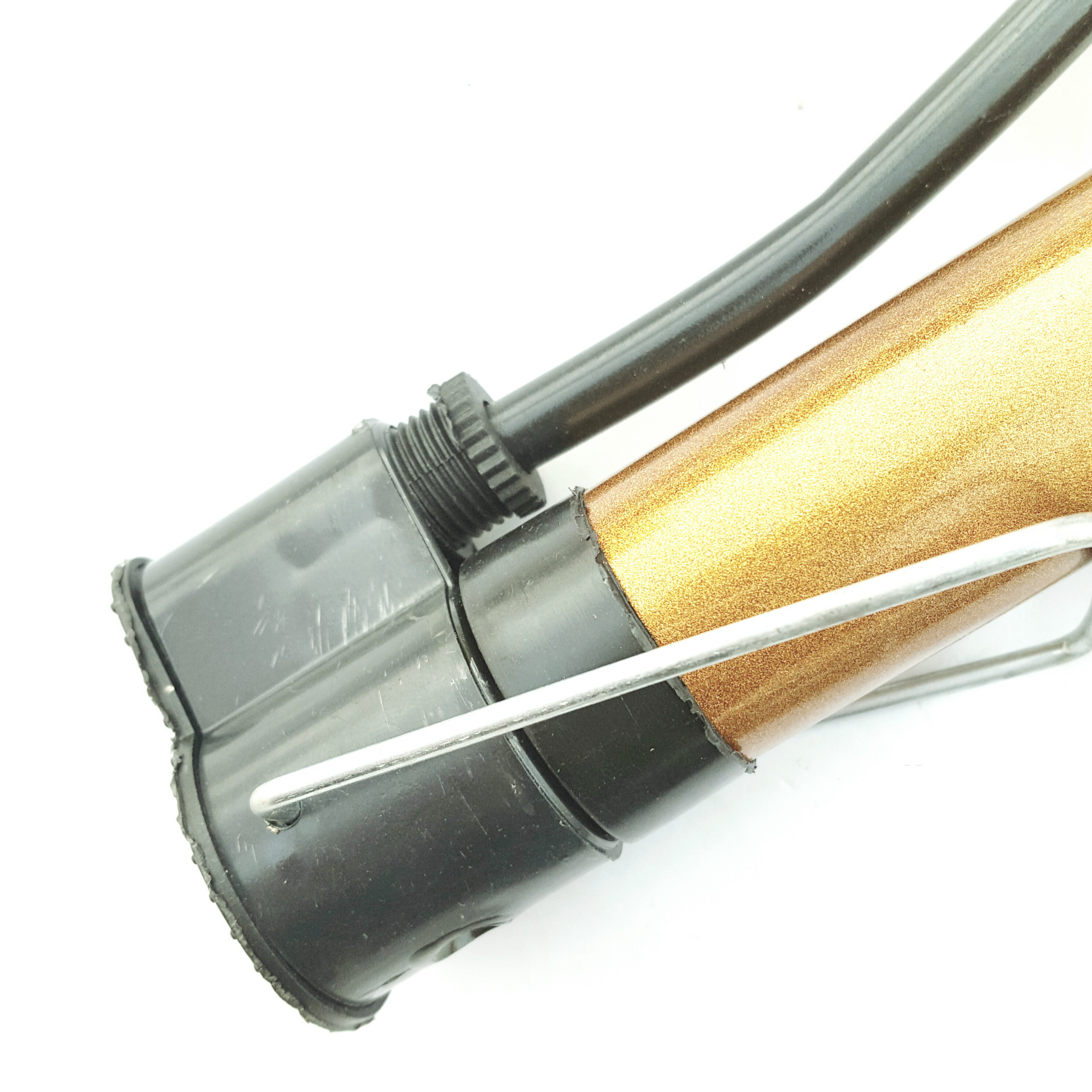 3730144585_1223320767