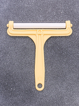 00026636 Струнная сырорезка Дик