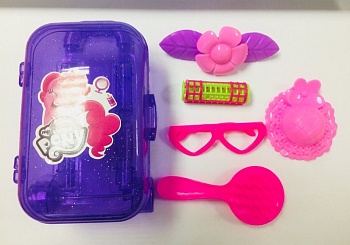 Чемодан для кукол на колёсиках