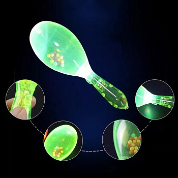 00007014 Светящаяся погремушка на шнурке Маракас