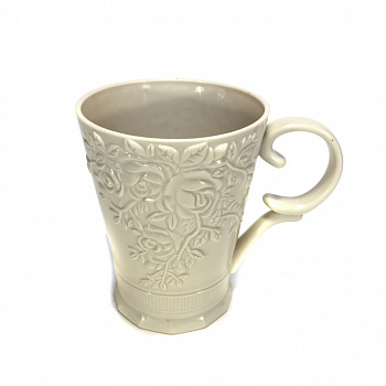 00006838 Пластиковая кружка с цветочным барельефом, 350 мл